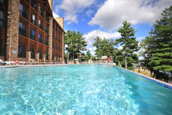 Vanishing Edge Lagoon pool at Cubby's Outdoor Waterpark located at Wilderness on the Lake