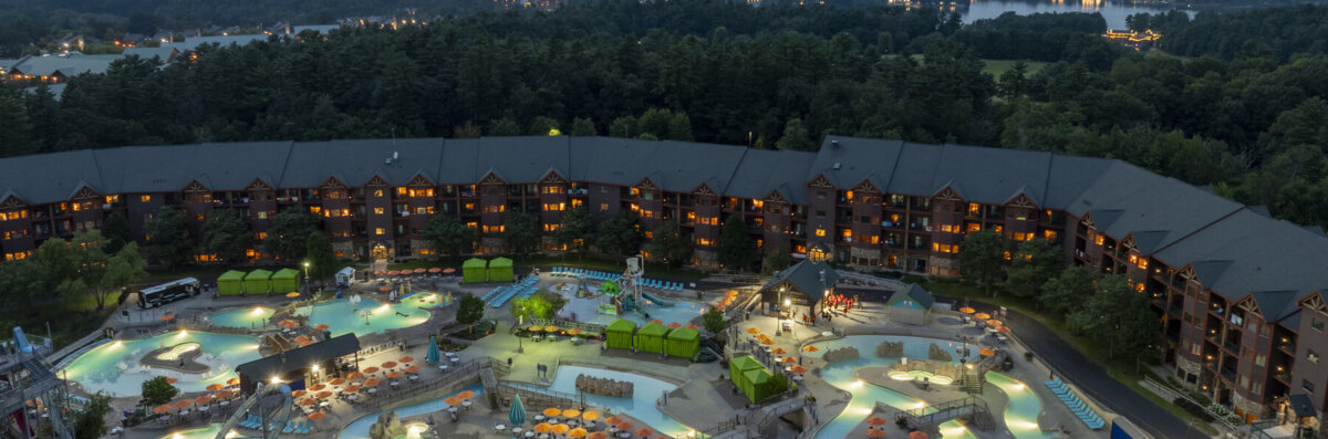 Glacier Canyon Lodge & Lost World Waterpark