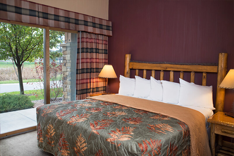 Accessible 2 Bedroom Deluxe Condo Glacier Canyon Lodge