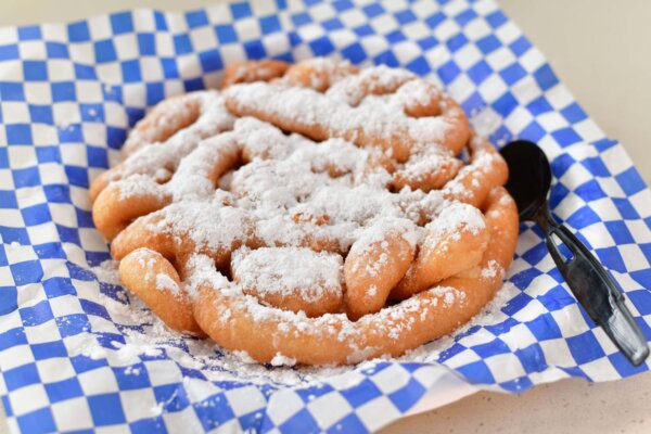 Image of our Grizzly Paw funnel cake.